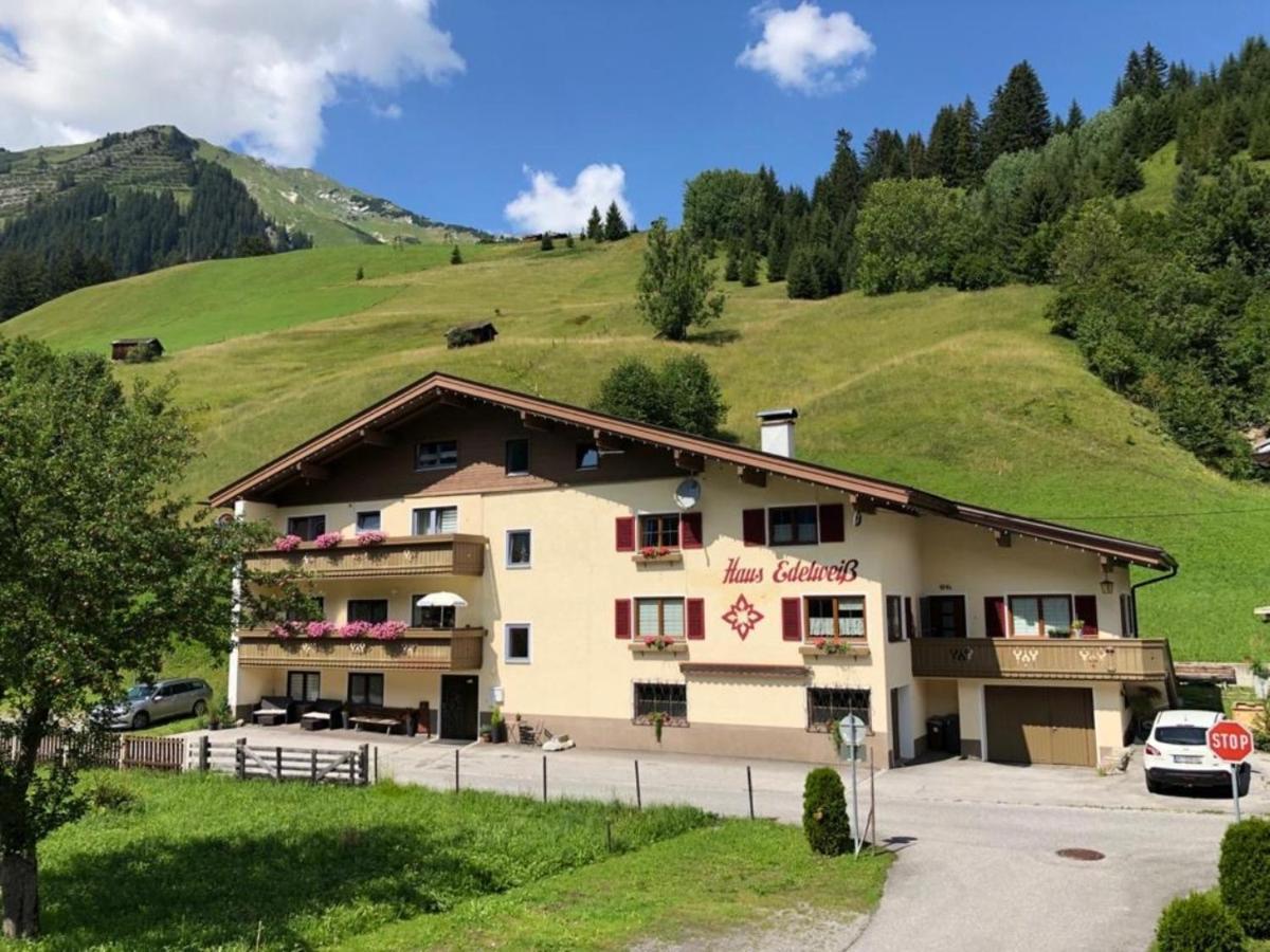 Pension & Ferienwohnungen Haus Edelweiss Holzgau Exterior foto